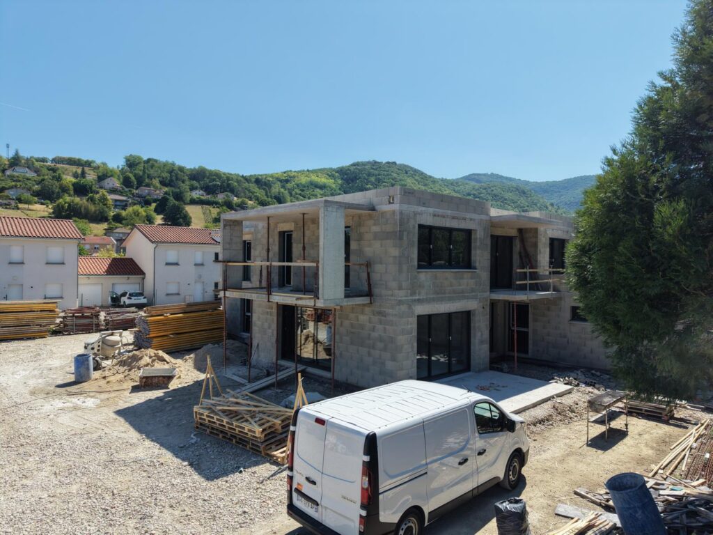 Collectif de 11 logement en hors d’air, sur amberieu en bugey, 